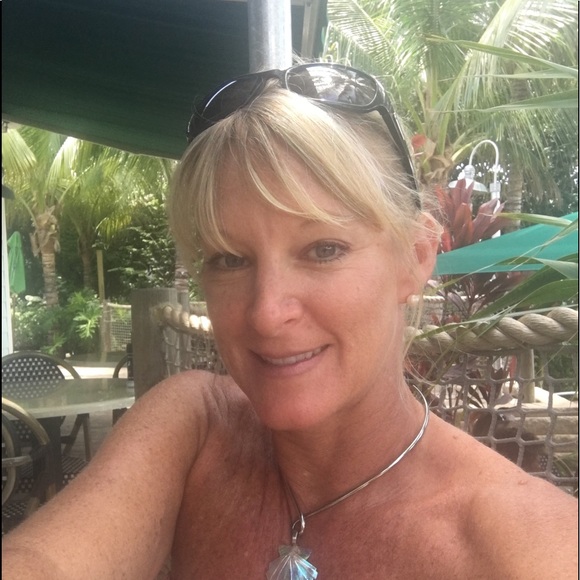 Meet your Posher, Yvonne - Picture 1 of 1